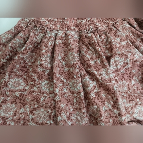 2/$30 AMERICAN EAGLE Pink And White Floral Skirt (#69) - Picture 3 of 8